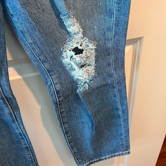 Good American Good Boy Wide Release Hem Jeans in INDIG0085 - Picture 6 of 14